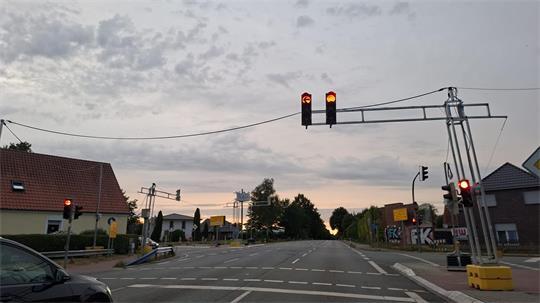 Ampelanlage zwischen Bundesstraße 73 und Issendorfer Weg.