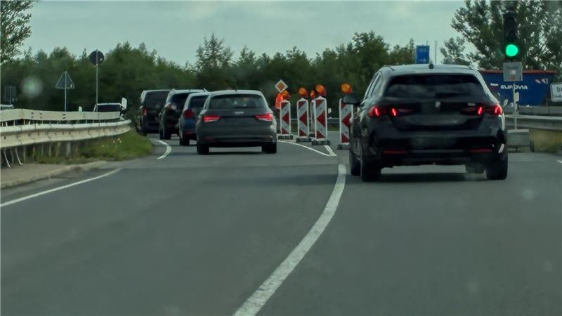 Autofahrer müssen auf der A26 auf Höhe Jork bis Freitag mit Verkehrsbehinderungen rechnen.