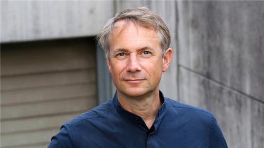 Autor Jo Lendle ist zu Gast in der Stader Buchhandlung Schaumburg.