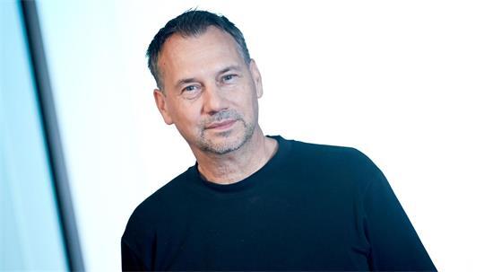 Autor Sebastian Fitzek hat seinen neuen Thriller „Der Nachtzug“ herausgebracht. (Archivbild)