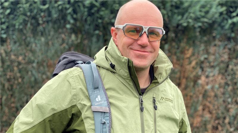 AfD im Landkreis: Bekannter Buxtehuder mischt an der Spitze mit Autor und Schauspieler Oliver Strotmann aus Buxtehude ist neuer stellvertretender AfD-Vorsitzender.