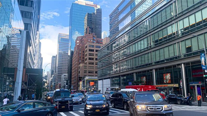 Autos ohne Ende - in Manhattan bislang Alltag. (Archivbild)