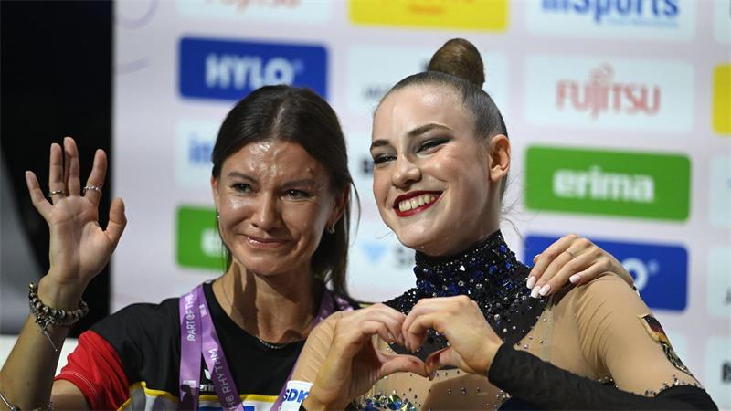 Avancierte mit vier Medaillen zum WM-Star: Darja Varfolomeev (r).