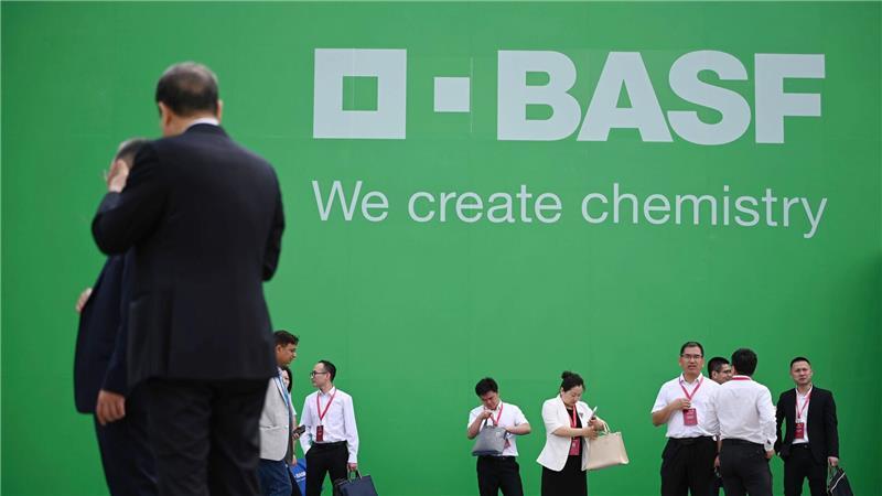 BASF ist er weltgrößte Chemiekonzern. 