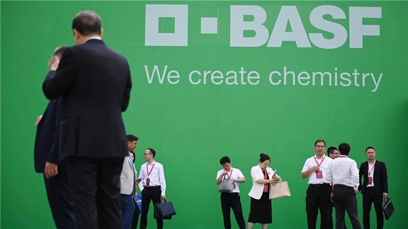 BASF mit Hauptsitz in Ludwigshafen ist der weltgrößte Chemiekonzern. 