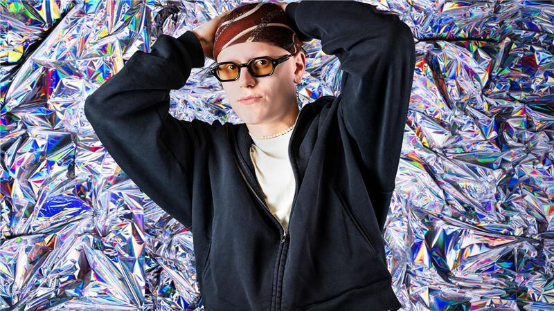 BELA tritt mit seinem Song „Herz“ an.