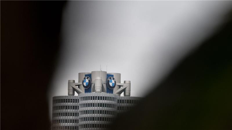 Gewinn bei BMW sackt ab - Die ganz fetten Jahre sind vorbei BMW steht derzeit vor großen Herausforderungen - wie die ganze deutsche Autobranche.