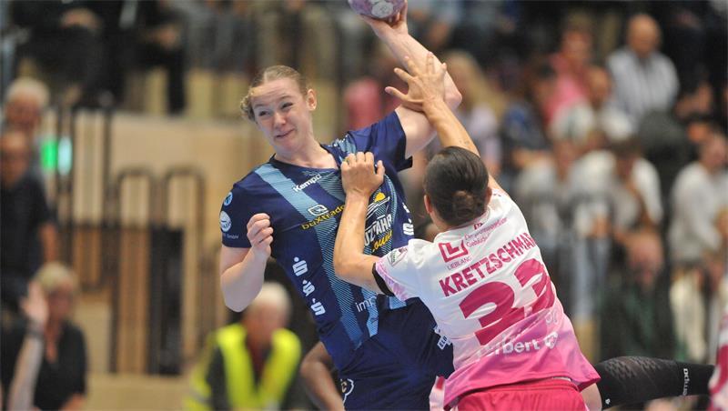 Immer diese Fehler: BSV verliert Heimspiel gegen Bensheim BSV-Handballerin Aida Mittag.