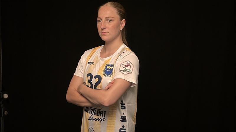 Nicht von der Stange: BSV setzt bei Trikot auf besonderes Detail BSV-Handballerin Isa Ternede im neuen Auswärtstrikot.