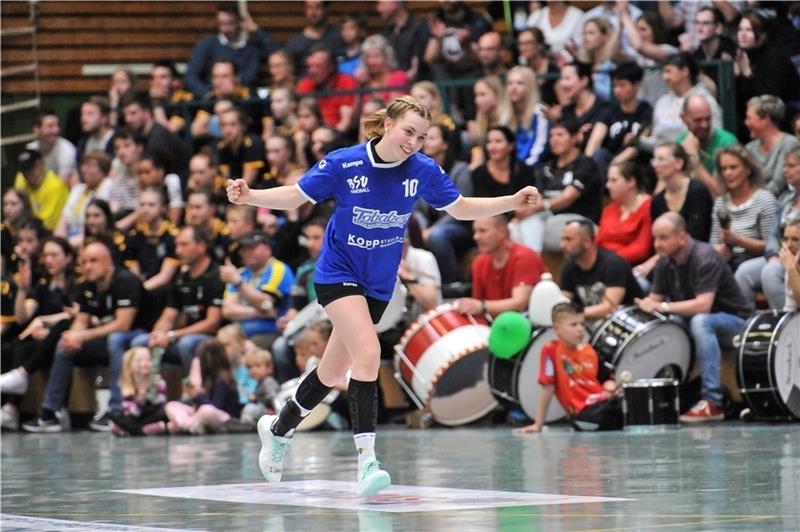 BSV-Handballerin Mailee Winterberg freut sich über eines ihrer zwei Tore im Endspiel um die Deutsche B-Jugend-Meisterschaft. Foto: Jürgens (Archiv)