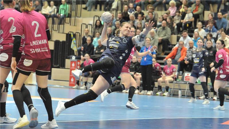 BSV-Kreisläuferin Jolina Huhnstock erzielte sechs Treffer in der ersten Halbzeit.