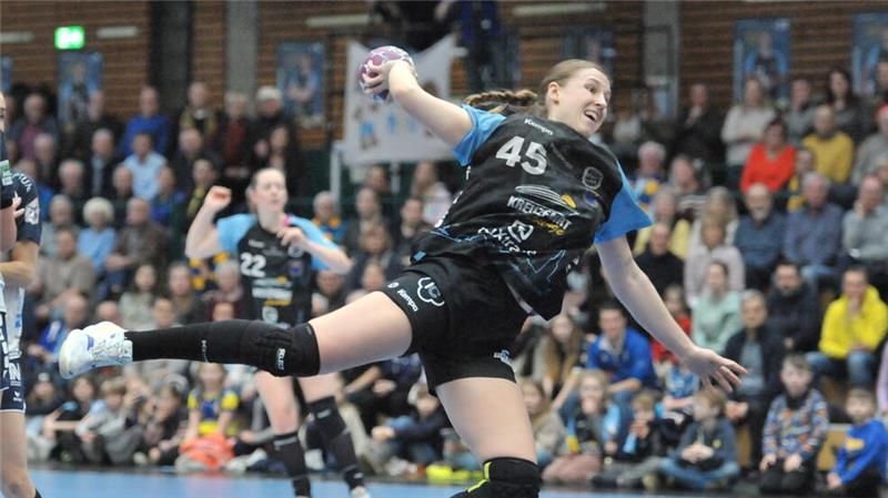 BSV-Kreisläuferin Jolina Huhnstock im Bundesligaspiel gegen Neckarsulm.