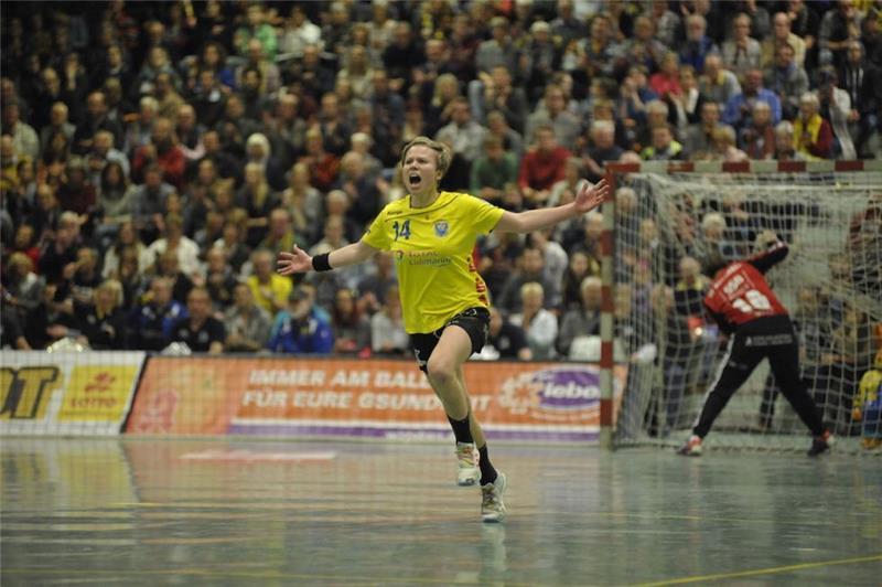 BSV-Rückraumspielerin Friederike Gubernatis bejubelt einen ihrer Treffer. Foto Jürgens