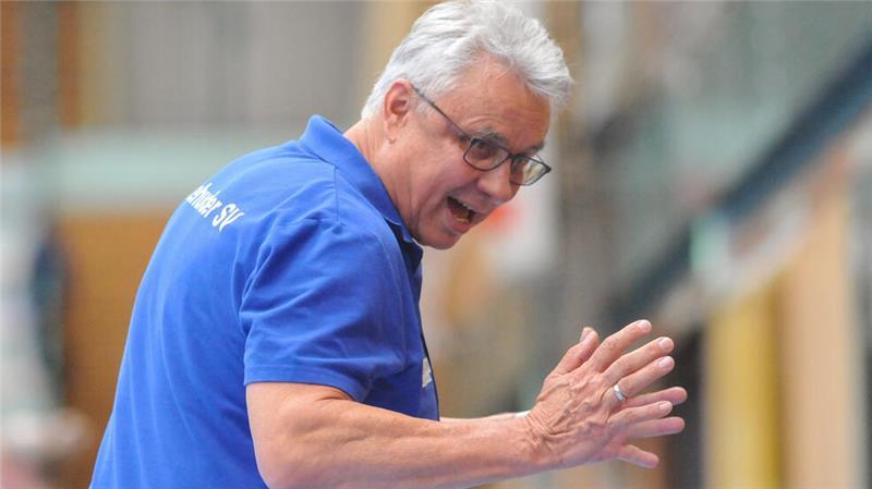 BSV-Trainer Dirk Leun muss seine Spielerinnen auf fünf Spiele in 18 Tagen vorbereiten.