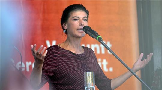 BSW-Chefin Sahra Wagenknecht zeigt sich offen für ein Gespräch mit Brandenburgs Ministerpräsident Dietmar Woidke. (Archivbild)