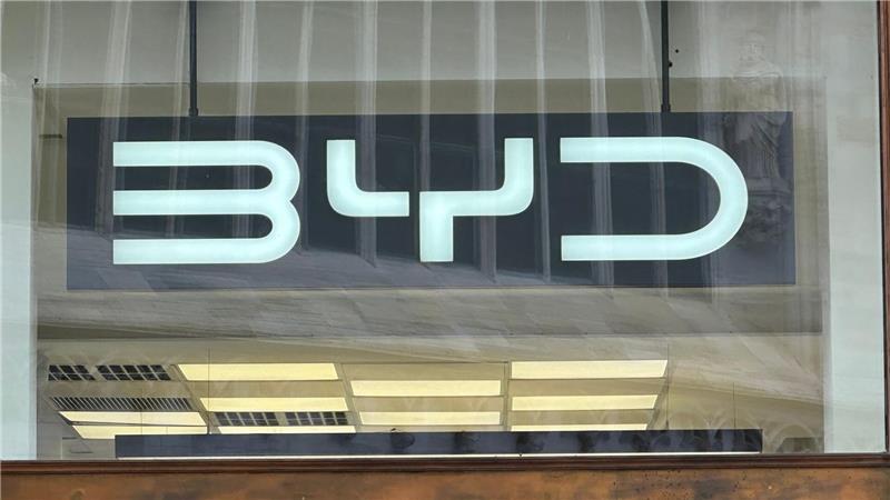 EU-Automarkt: Tesla rutscht weiter ab - VW im Aufwind BYD aus China steigert seine Verkäufe in Europa.