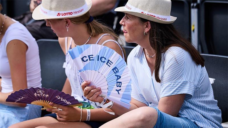 Bad Homburg: Handfächer auf den Rängen – Hitze begleitet das WTA-Match Lys gegen Navarro