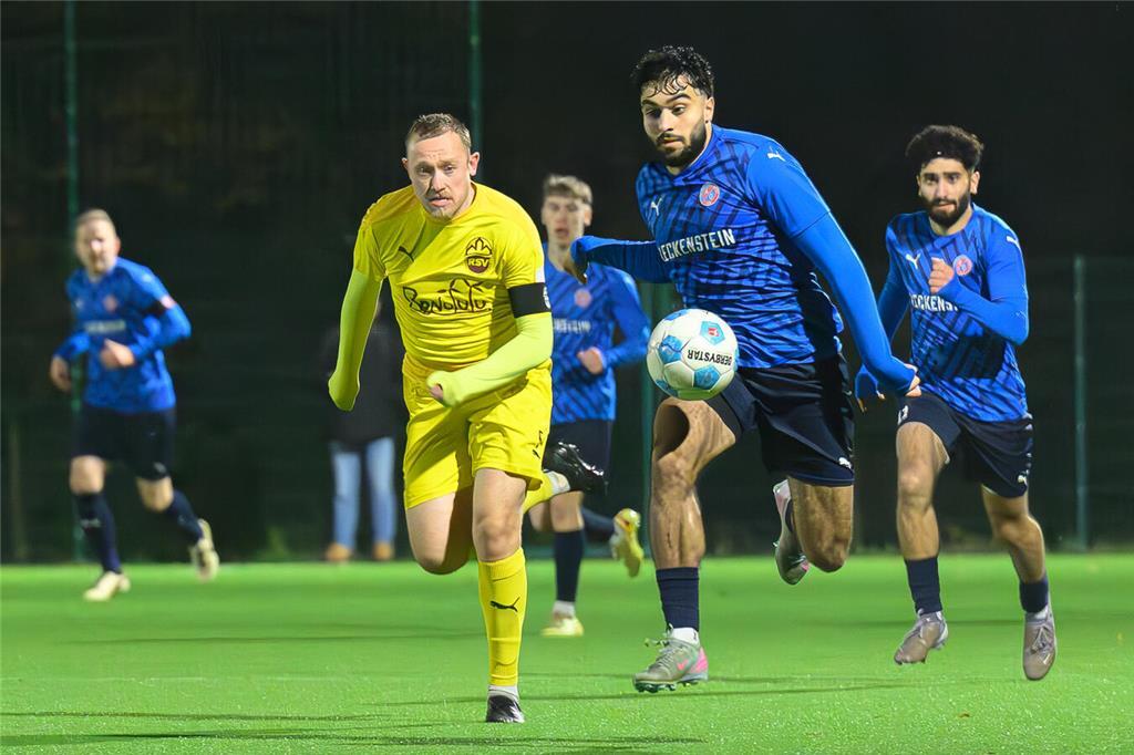 Badurs Zweikampf im Mittelfeld