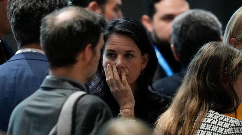 Baerbock übte zum Ende der Klimakonferenz scharfe Kritik an Blockierer-Staaten.