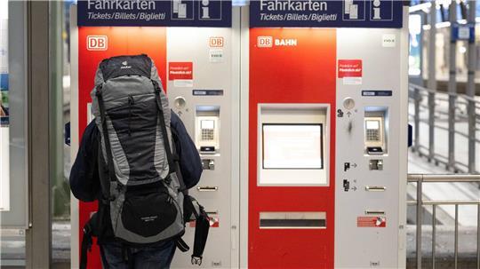 Bahnchefin Palla setzt ein Signal: Die Fahrpreise bleiben bis auf weiteres stabil. (Archivbild)