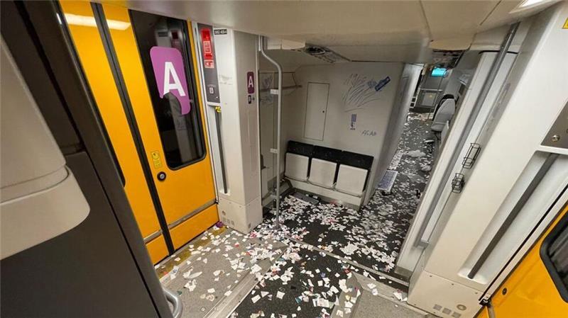 Fußballfans im Zug: Wenn die Reise eskaliert Bahnunternehmen entstehen durch Fans immer wieder Schäden.