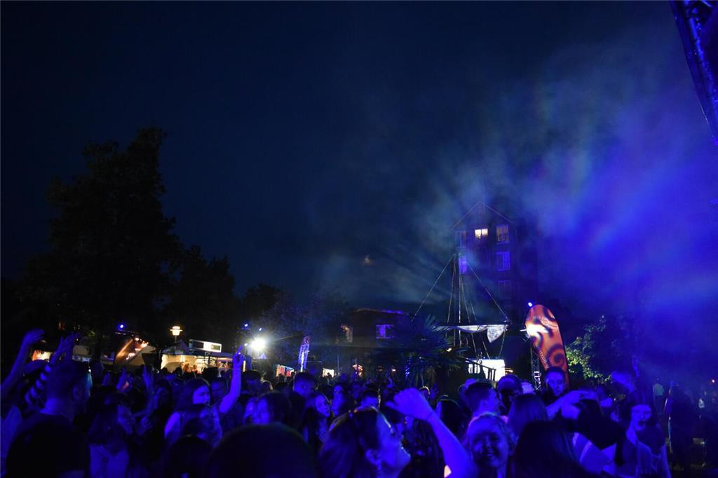 Bailando auf Buxtehudes Beach-Party: Beim Hanse Ahoi wurde ausgelassen getanzt u...