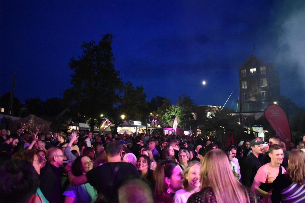 Bailando auf Buxtehudes Beach-Party: Beim Hanse Ahoi wurde ausgelassen getanzt u...