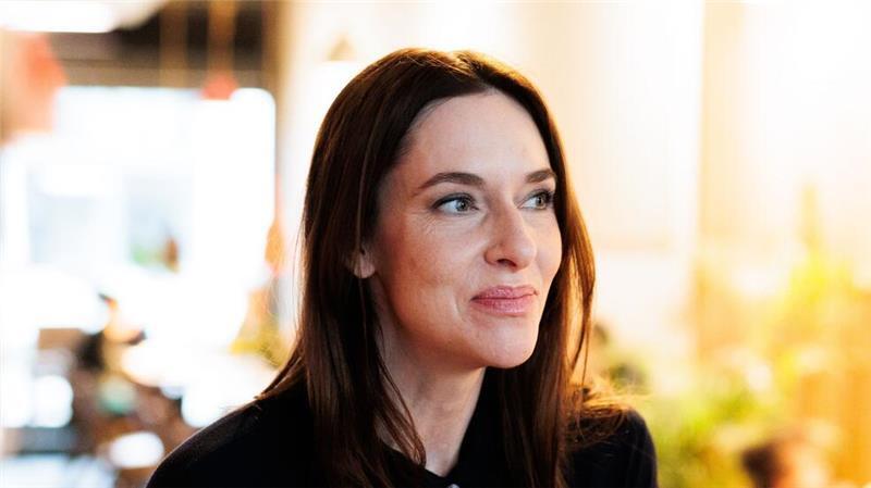 Netflix-Star Kim Riedle steht zu ihrer Zeit bei Daily Soap Bald Ermittlerin in einem ARD-Krimi: Kim Riedle.