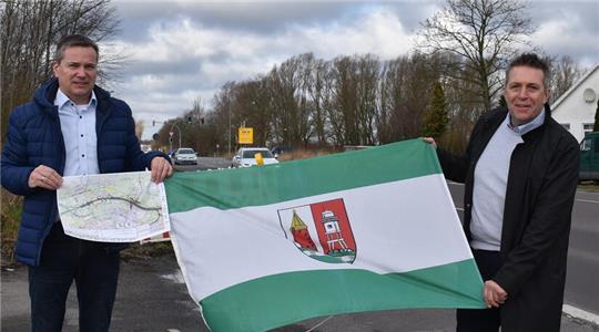 Bald Kontrahenten? 2021 hatten Bürgermeister Timo Gerke und der frühere Gemeindedirektor Kai Schulz (links) noch gemeinsam eine Stellungnahme zur A 26 erarbeitet.