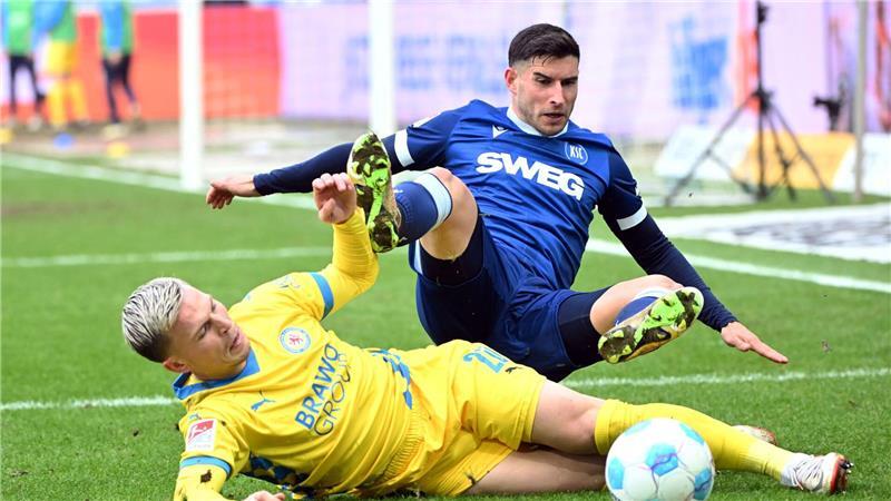 Eintracht Braunschweig holt Robin Heußner aus Karlsruhe Bald Teamkameraden: Robin Heußer (oben) wechselt von Karlsruhe nach Braunschweig und zu Lino Tempelmann.