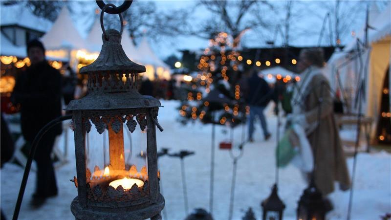 Bald ist es wieder so weit: Vorweihnachtlicher Licherglanz auf den Gutshöfen in Schleswig-Hiolstein 
