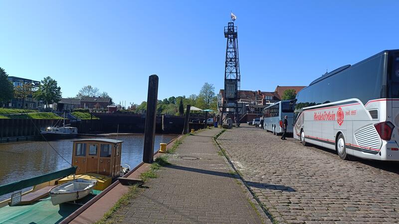Kriminalität und Leerstand: Wo es in der Stader Innenstadt hakt Bald sollen Touristenbusse nicht mehr am Hafen parken. Wo sie zukünftig halten, steht noch nicht fest.