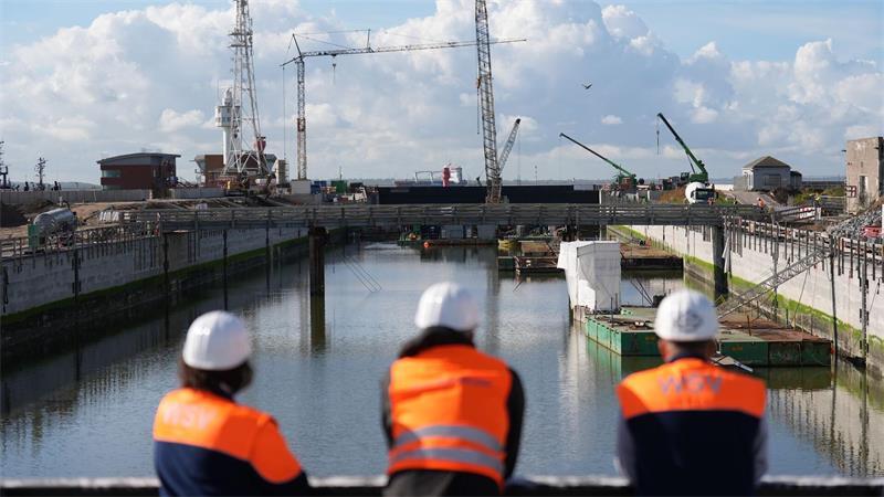 Eine neue Herzkammer für den Nord-Ostsee-Kanal Bald sollen hierin die ersten Schiffe festmachen.