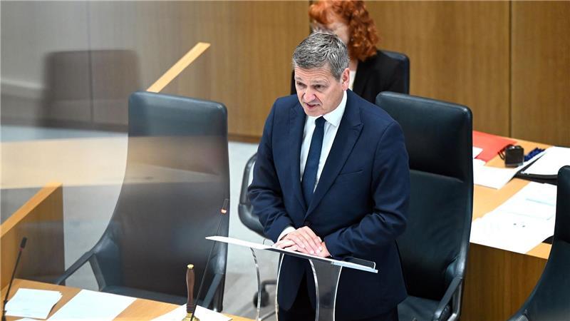 CDU am Ziel - Gordon Schnieder neuer Ministerpräsident Baldauf appellierte in seiner Rede als Alterspräsident an das Verantwortungsgefühl der Abgeordneten.