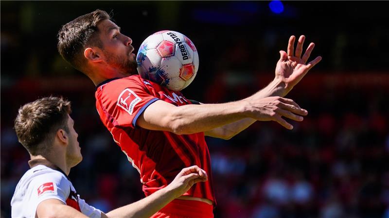 Ballgewandt: Heidenheims Marvin Pieringer (r).