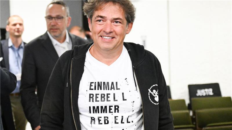 „Querdenken“-Chef Ballweg von Betrugsvorwurf freigesprochen Ballweg war eine Galionsfigur der Protestbewegung gegen Corona-Maßnahmen.