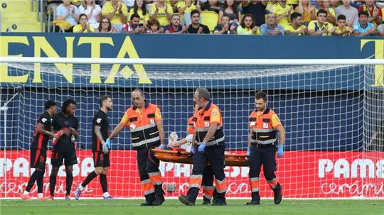 Barcelonas Torwart Marc-André ter Stegen hat sich schwer verletzt.