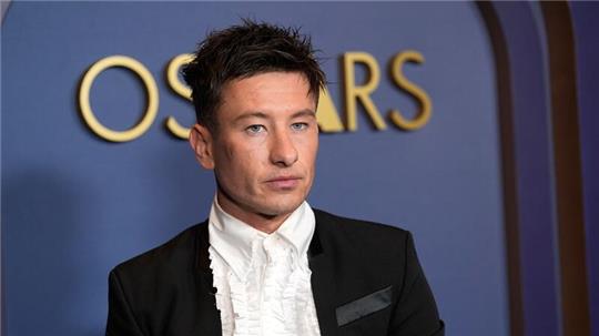 Barry Keoghan kommt zur Verleihung der Ehren-Oscars im Dolby Theatre in Los Angeles.