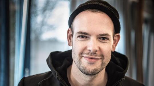 Bas Böttcher gehört zu den Mitbegründern der deutschen Spoken-Word-Szene.