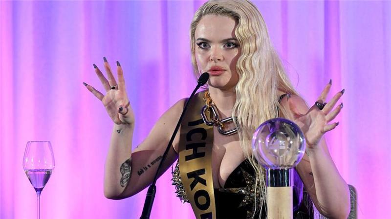 Basel, ich komme: Sängerin Erika Vikman will in Basel mit ihrem Lied „Ich komme“ ins Finale kommen.