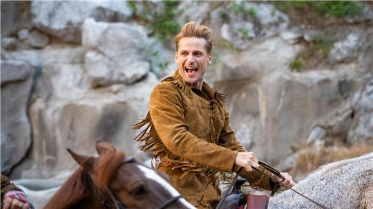 Bastian Semm übernimmt bei den Karl-May-Spielen in Bad Segeberg erneut die Rolle des Old Shatterhand. (Archivfoto)