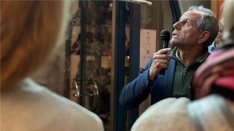 Bauamtsleiter Roger Courtault berichtet über das Projekt Fahrradstraße.