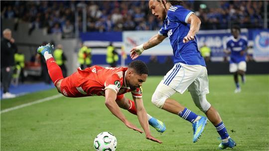 Bauchlandung für Phillipp Mwene in Straßburg.