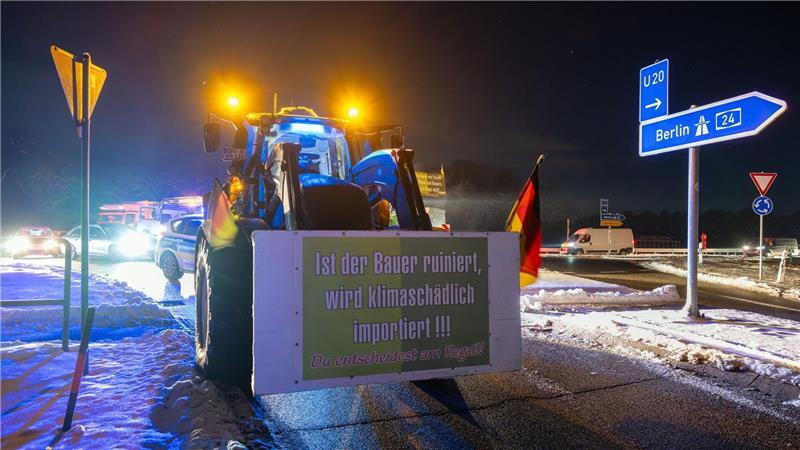 Bauernprotest blockiert A24 bei Kremmen