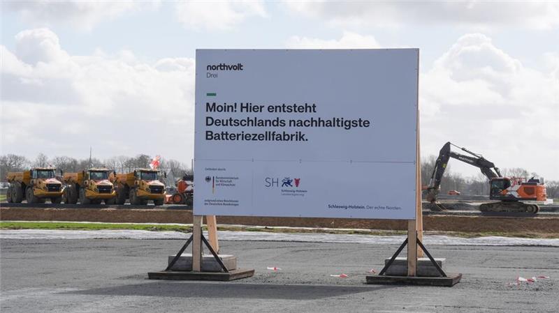 Habeck: Zukunft von Batteriefabrik hängt an Investoren Baufeld der Northvolt-Fabrik bei Heide (Archivbild). Der schwedische Batteriehersteller steckt in finanziellen Schwierigkeiten.