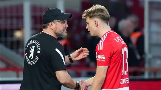 Baumgart (l) fand den Platzverweis für Schäfer nicht gerechtfertigt.