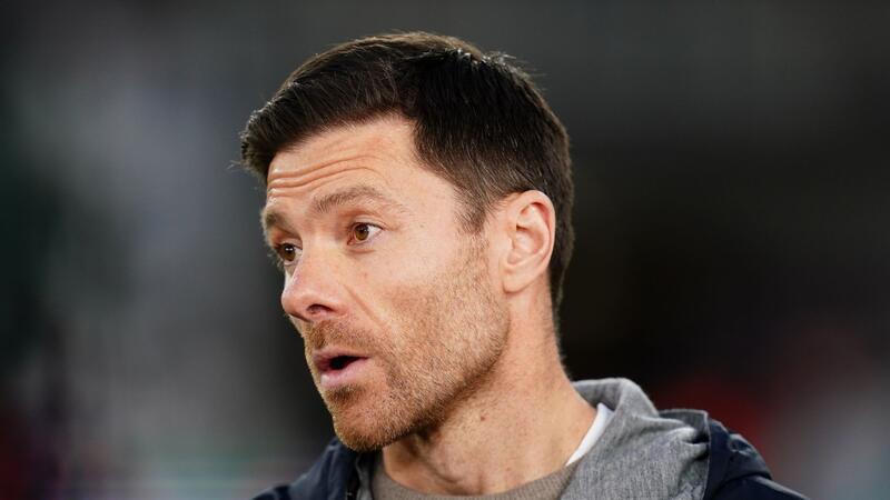 Alonso freut sich auf Generations-Kollegen De Rossi Bayer-Trainer Xabi Alonso freut sich auf ein Wiedersehen mit Daniele De Rossi.