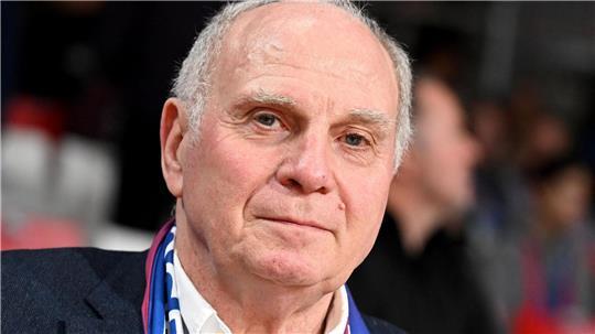 Bayern-Ehrenpräsident Uli Hoeneß traf sich am Tegernsee mit dem Vater von Florian Wirtz.