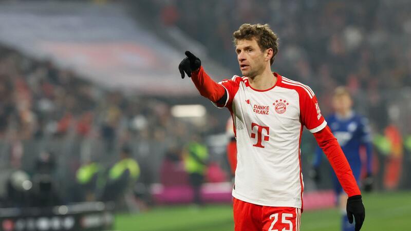 Müller über Titelchancen bei Heim-EM: „Bleibe selbstbewusst“ Bayern-Star Thomas Müller glaubt trotz der Nationalmannschafts-Krise bei der Heim-EM an den Titel.