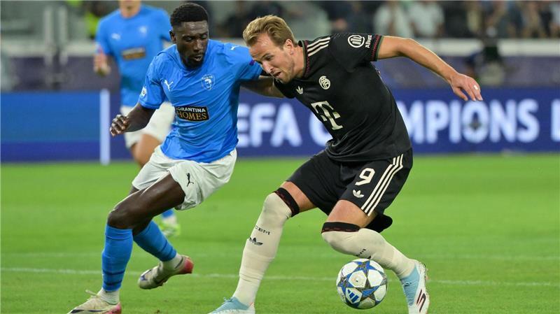Matthäus‘ Rat an BVB: Kane „old fashioned“ in Manndeckung Bayern-Torjäger Harry Kane (r.) - hier in der Champions League auf Zypern - ist in einer Ausnahme-Form.